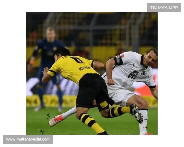 德甲国家德比：拜仁与多特的世纪对决再度上演，历史与荣耀的碰撞